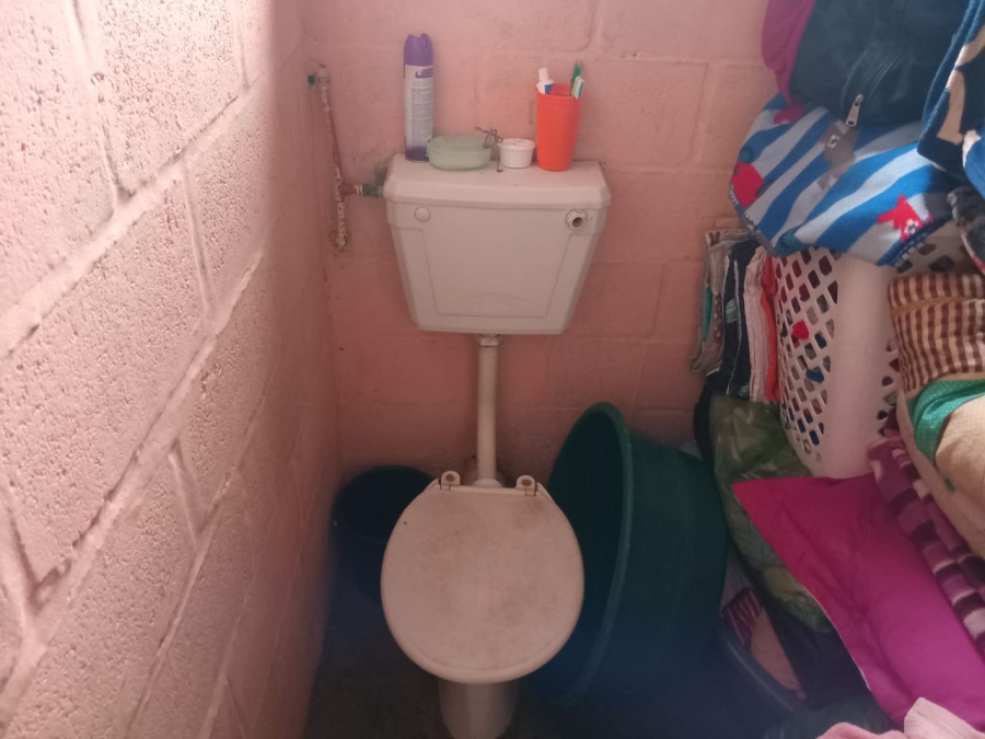 1 Bedroom Property for Sale in Kwanonqaba Western Cape